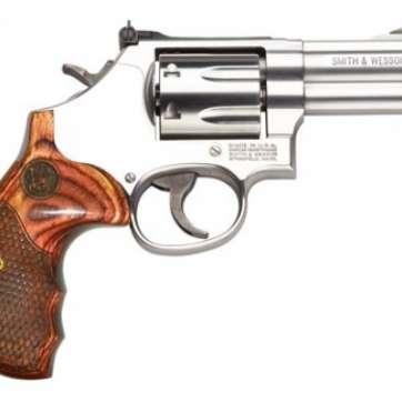 Smith & Wesson 686 PLUS DELUXE .357 MAGNUM
